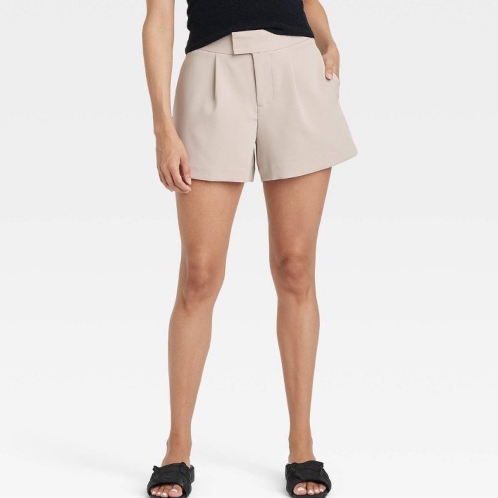 Women's High-Rise Tailored Shorts - Light Cream- 4" Inseam - Size 4-12-14